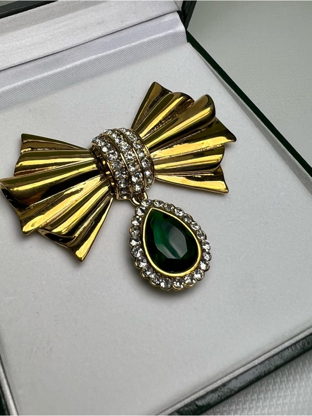 2004 Avon Brilliant Treasure Honor Society Tribute brooch